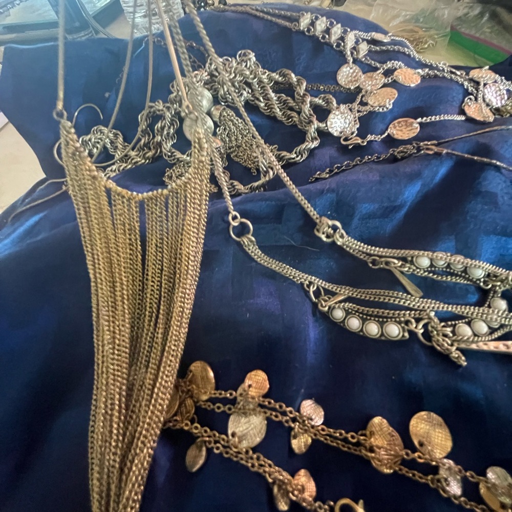 Amazing Lot of 11 silver toned necklaces, variety of lengths